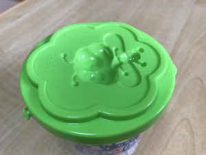 ダイソー（１００均）カラーこむぎこねんど